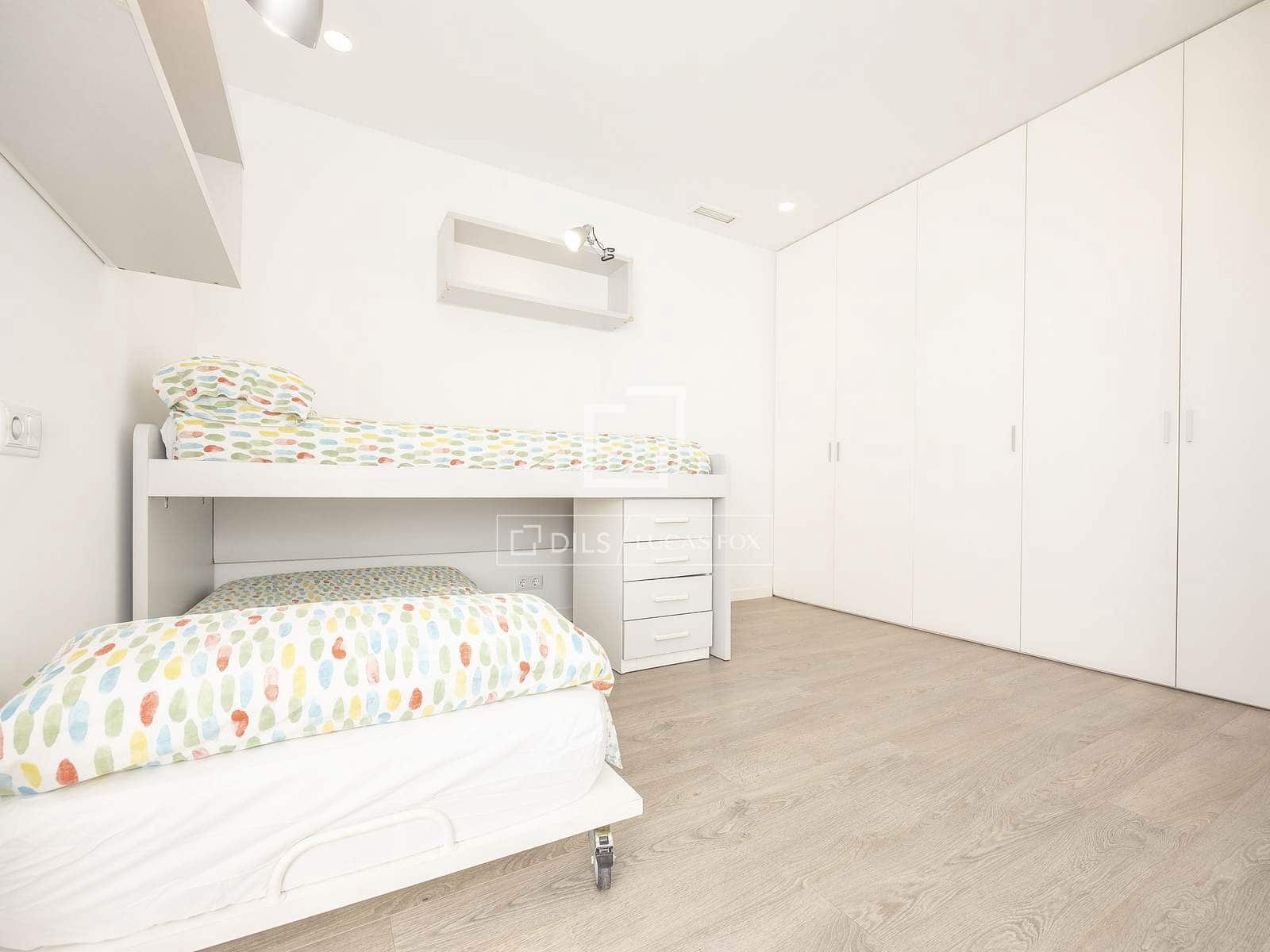 3 bedroom Apartment for rent in Valencia city with garage - € 3,100 (Ref: 9492741)