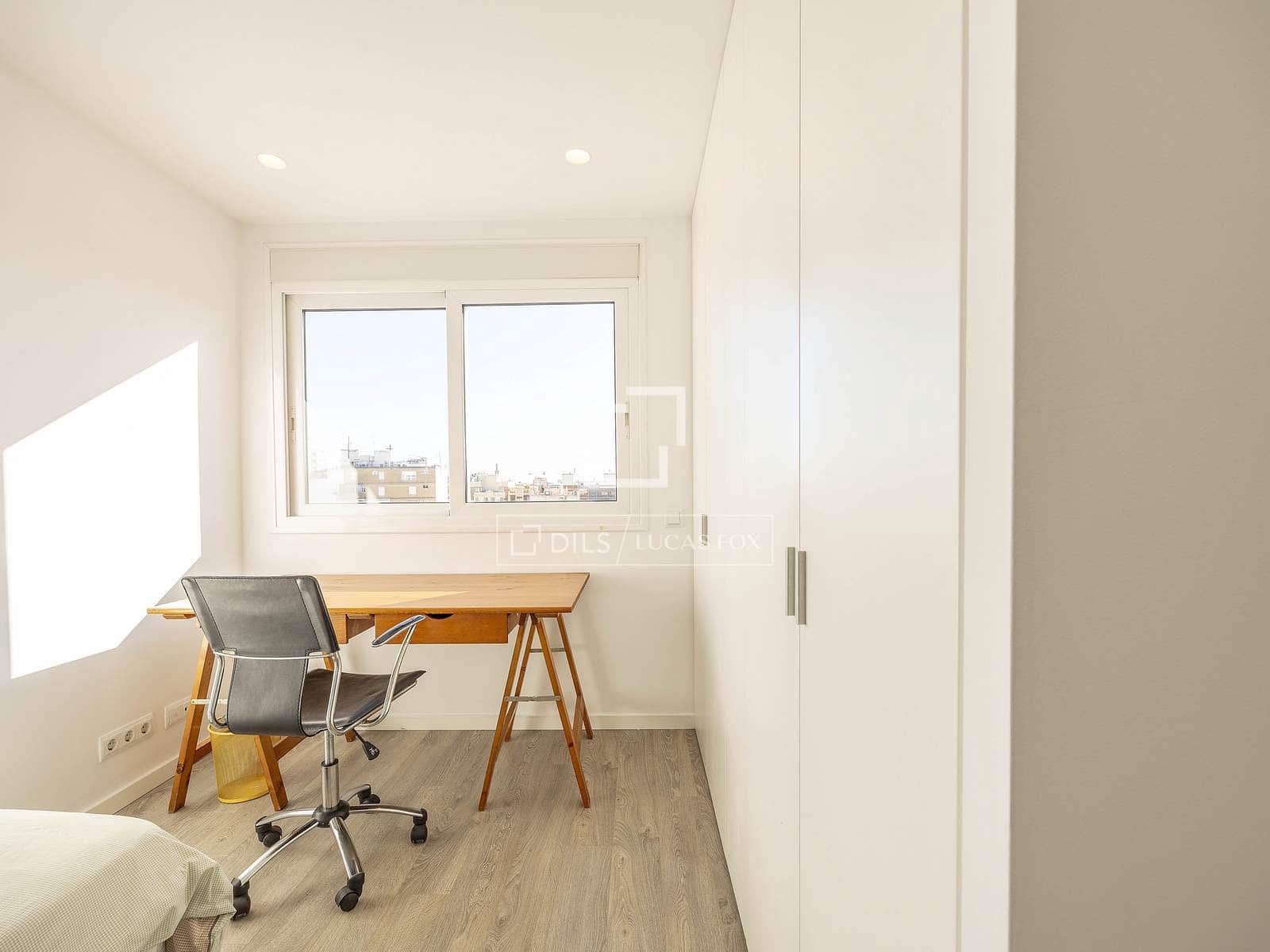 3 bedroom Apartment for rent in Valencia city with garage - € 3,100 (Ref: 9492741)