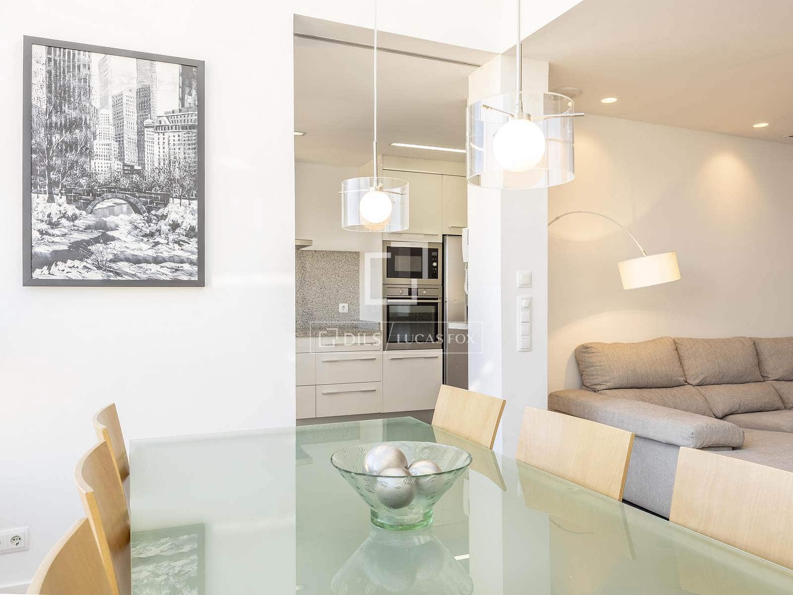 3 bedroom Apartment for rent in Valencia city with garage - € 3,100 (Ref: 9492741)