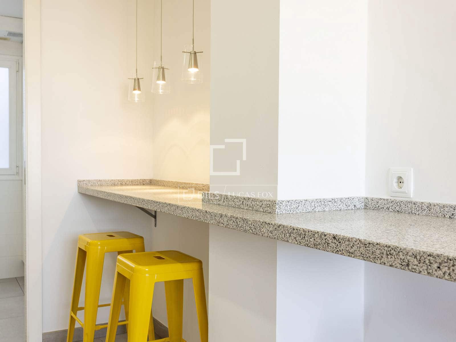 3 bedroom Apartment for rent in Valencia city with garage - € 3,100 (Ref: 9492741)