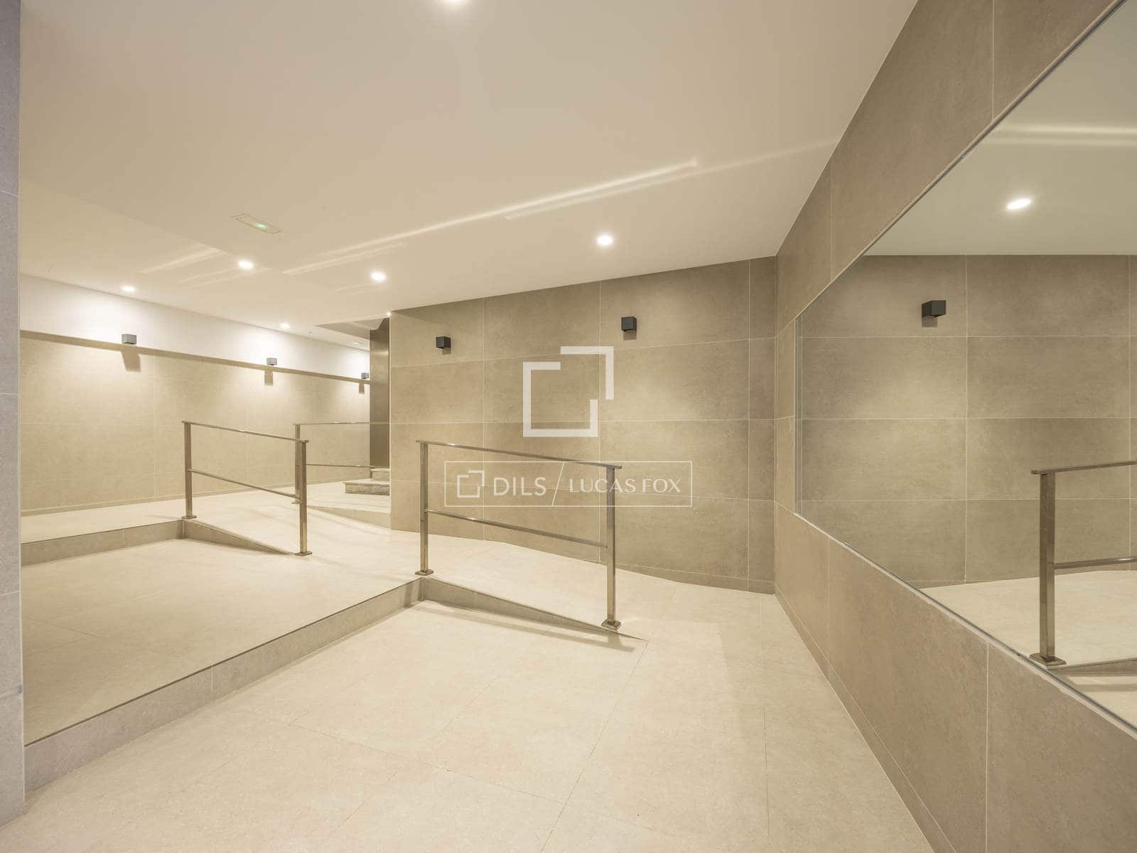 3 bedroom Apartment for rent in Valencia city with garage - € 3,100 (Ref: 9492741)