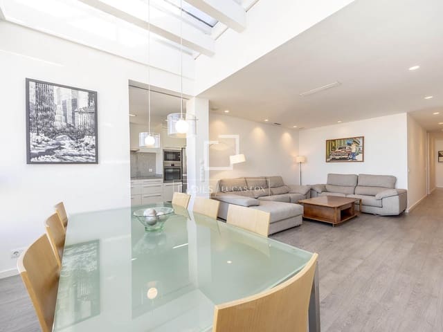 3 slaapkamer Appartement te huur in Valencia stad met garage - € 3.100 (Ref: 9492741)