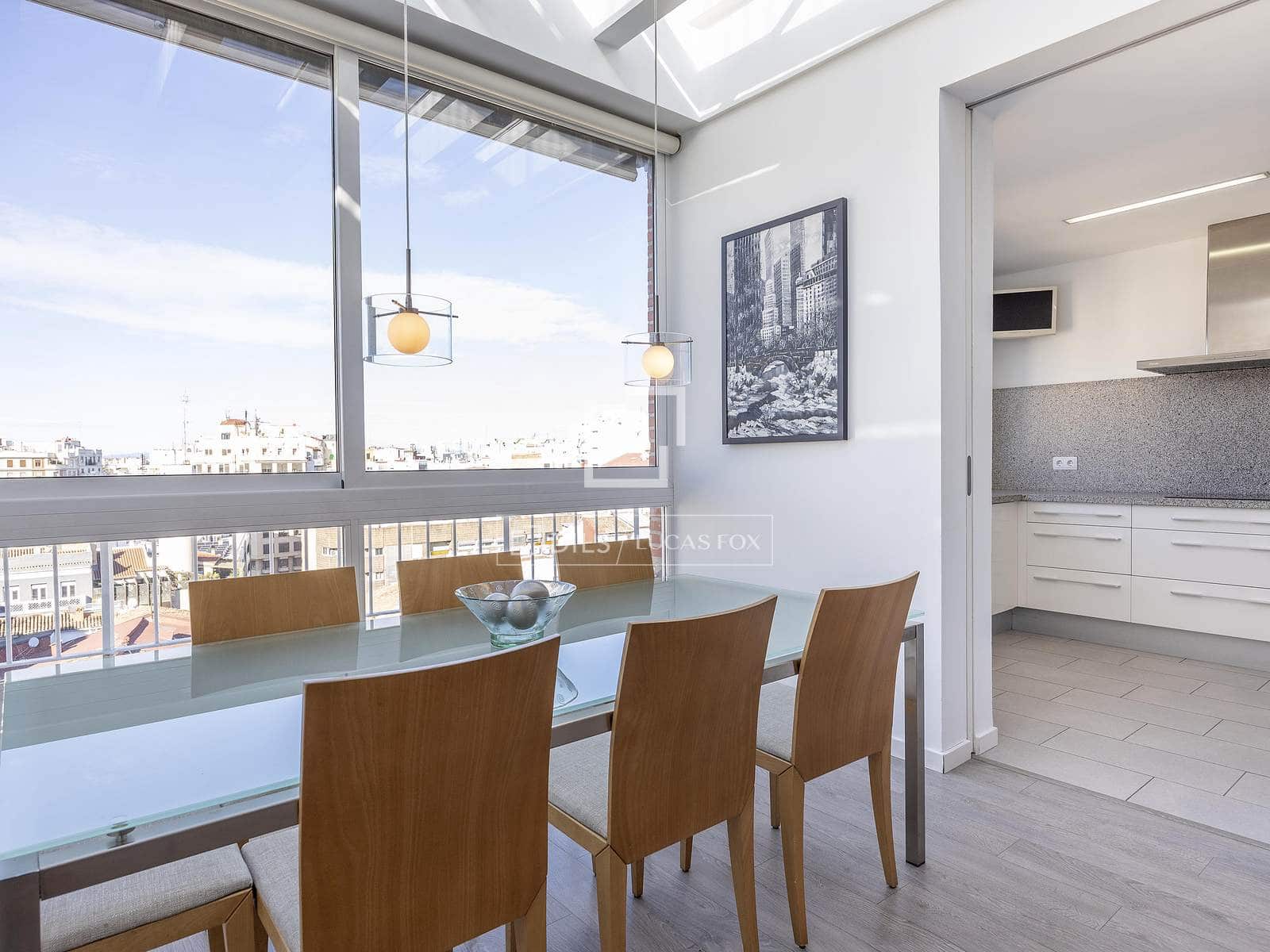 3 bedroom Apartment for rent in Valencia city with garage - € 3,100 (Ref: 9492741)