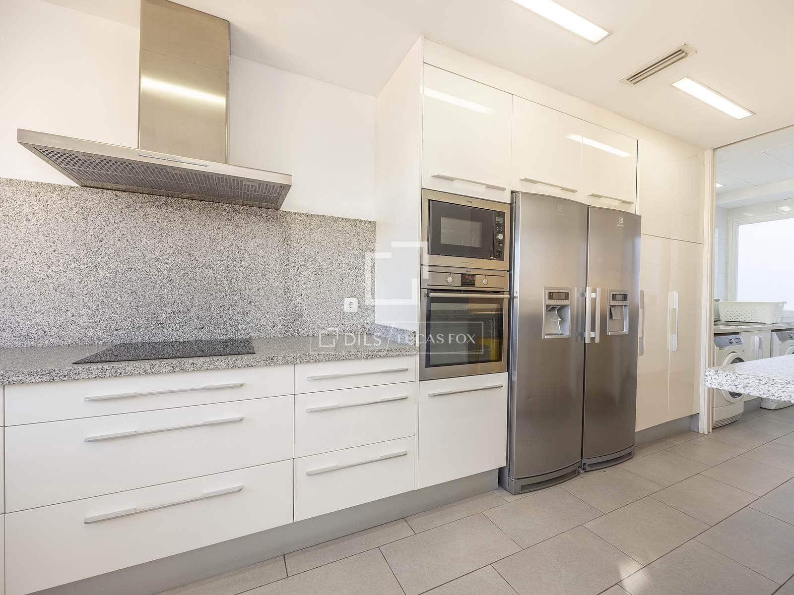 3 bedroom Apartment for rent in Valencia city with garage - € 3,100 (Ref: 9492741)