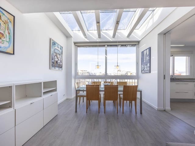 3 slaapkamer Appartement te huur in Valencia stad met garage - € 3.100 (Ref: 9492741)