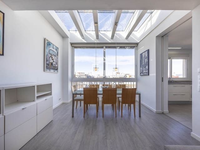 3 slaapkamer Appartement te huur in Valencia stad met garage - € 3.100 (Ref: 9492741)