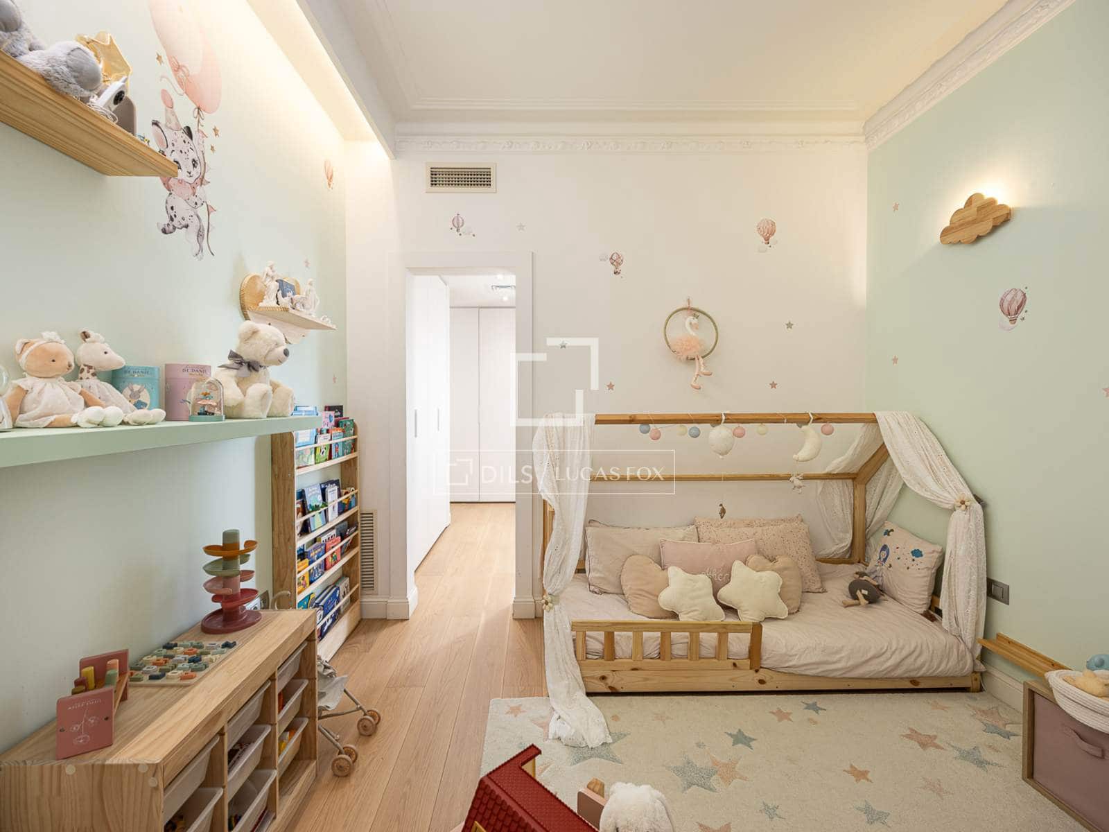 3 bedroom Apartment for rent in Barcelona city - € 3,900 (Ref: 9493921)