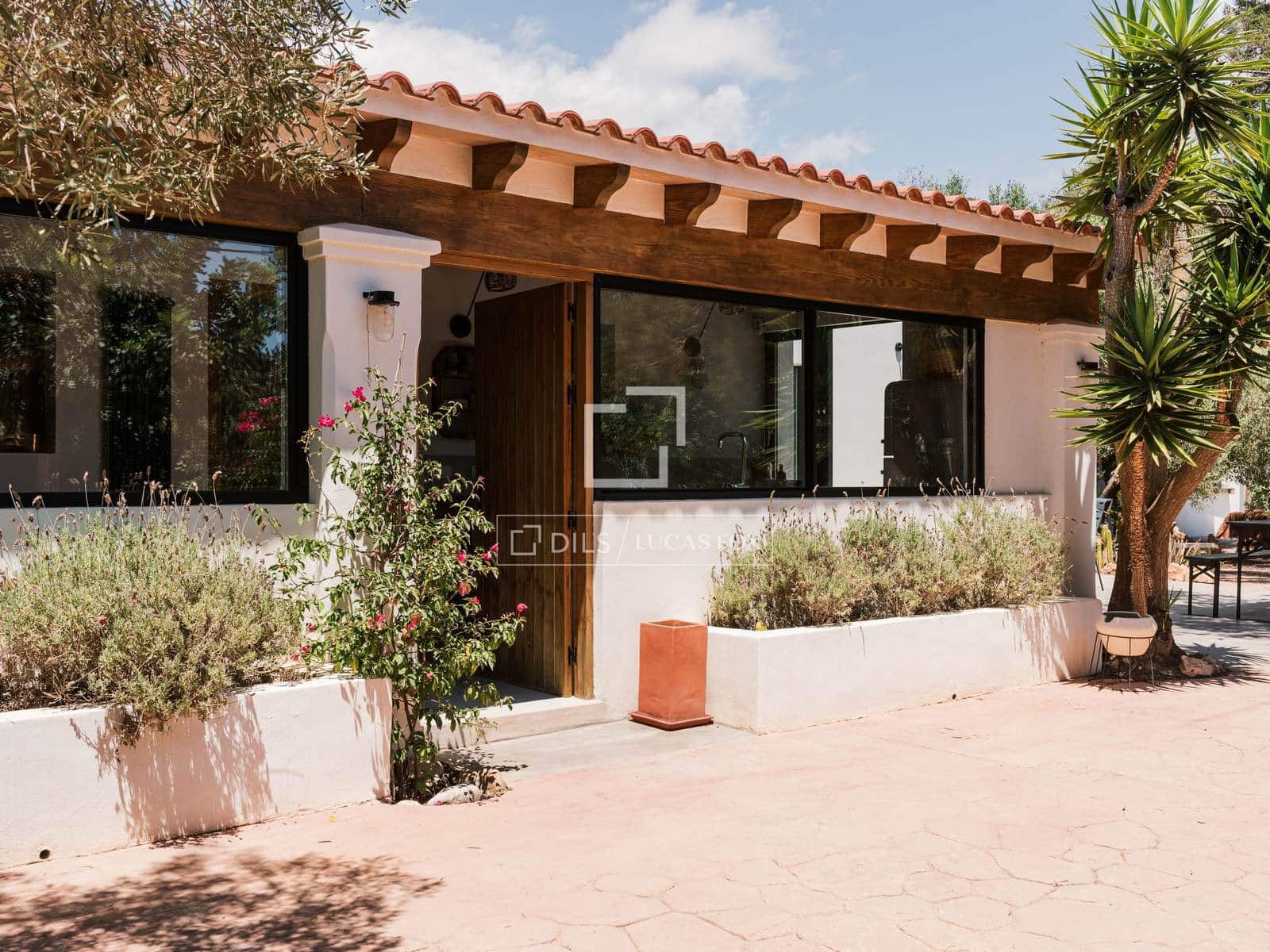 5 bedroom Villa for sale in San Jose / Sant Josep de Sa Talaia with pool garage - € 2,350,000 (Ref: 9495139)