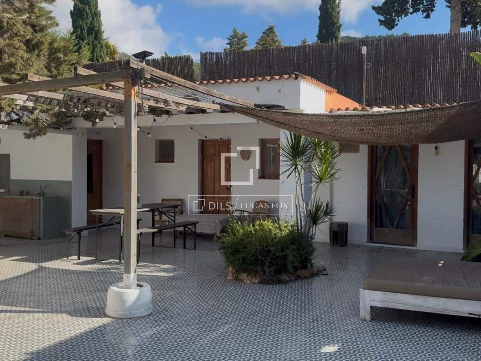 5 bedroom Villa for sale in San Jose / Sant Josep de Sa Talaia with pool garage - € 2,350,000 (Ref: 9495139)