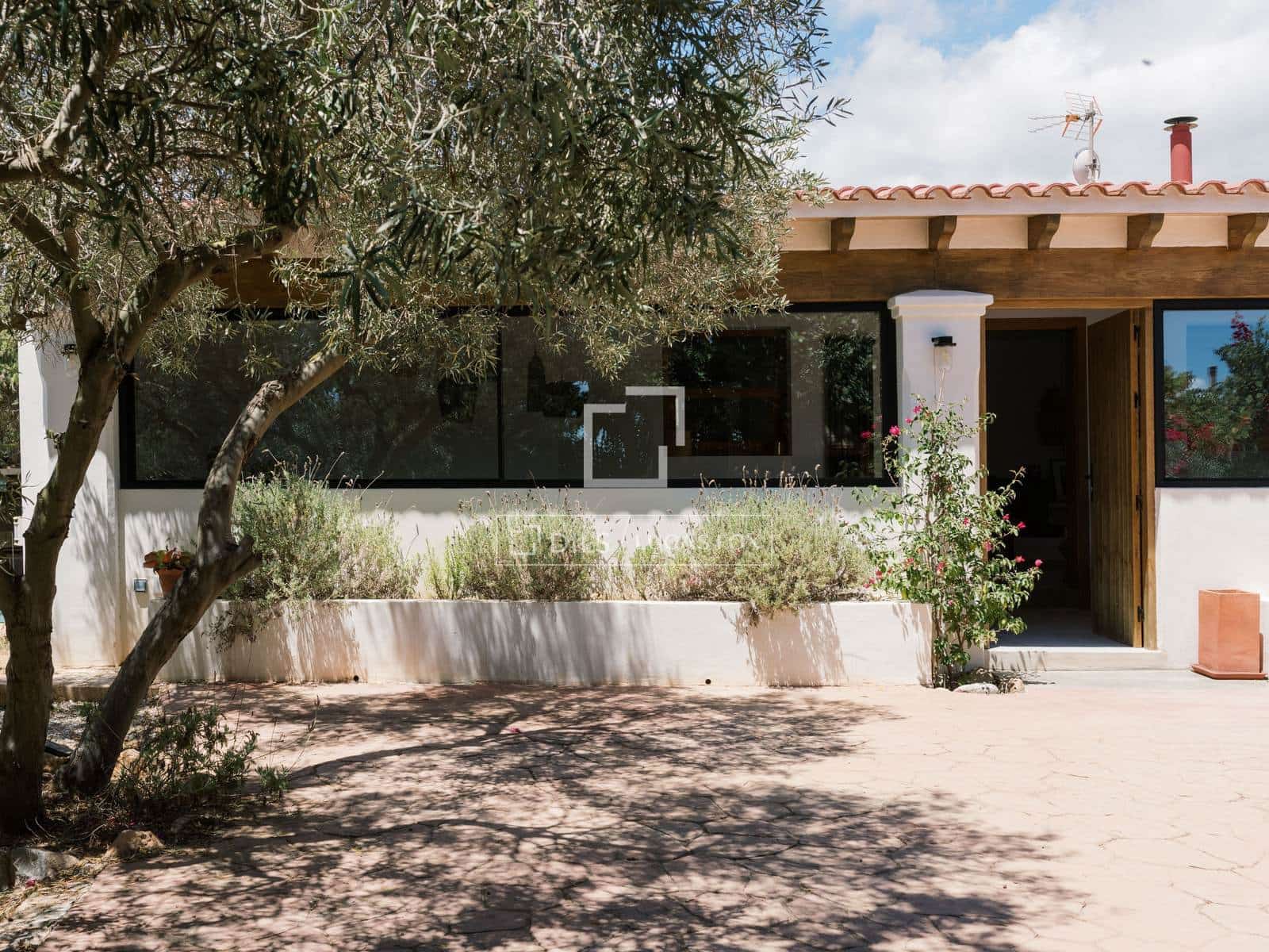 5 bedroom Villa for sale in San Jose / Sant Josep de Sa Talaia with pool garage - € 2,350,000 (Ref: 9495139)