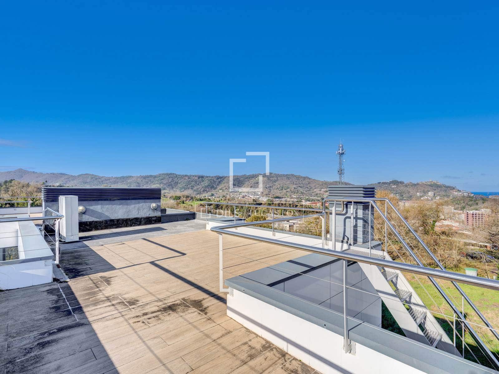 3 chambre Villa/Maison à vendre à Donostia-San Sebastian avec piscine garage - 1 395 000 € (Ref: 9495532)