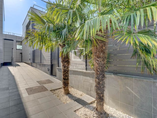3 bedroom Villa for sale in Donostia-San Sebastián with pool garage - € 1,395,000 (Ref: 9495532)