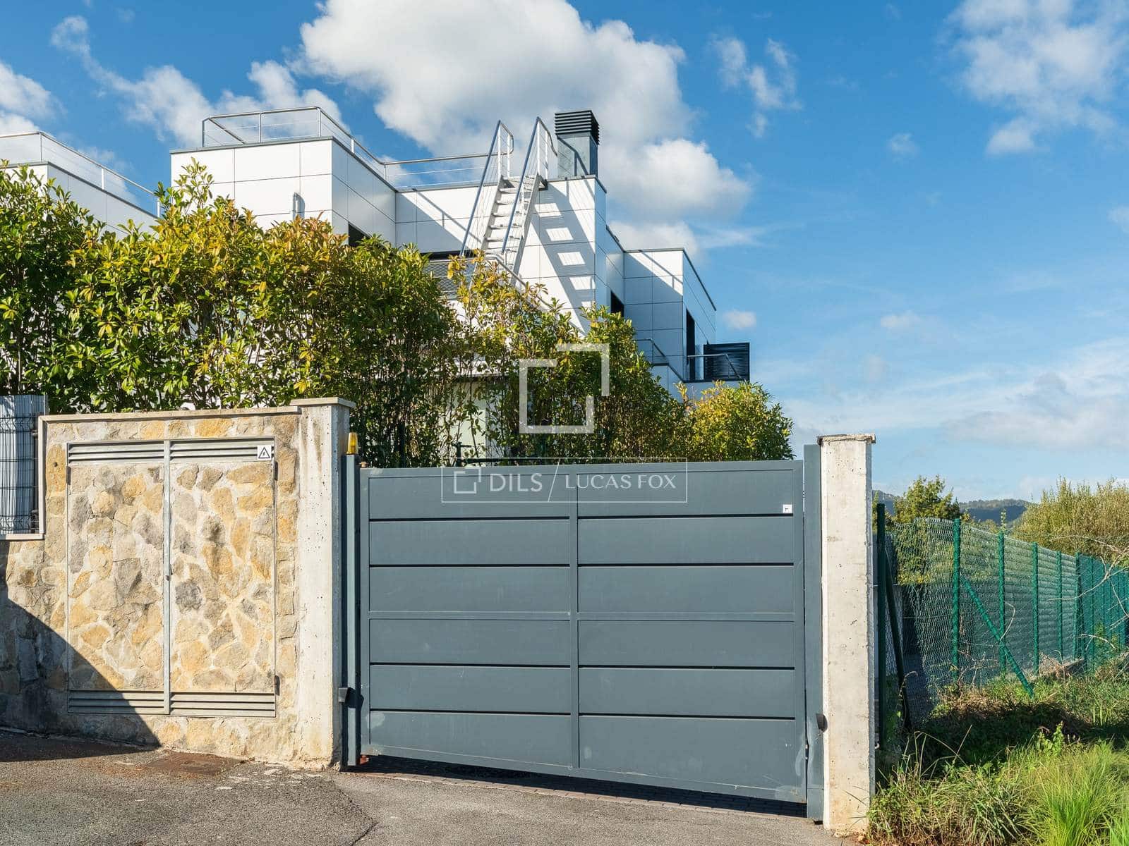 3 soveværelse Villa til salg i Donostia-San Sebastian med swimmingpool garage - € 1.290.000 (Ref: 9495532)