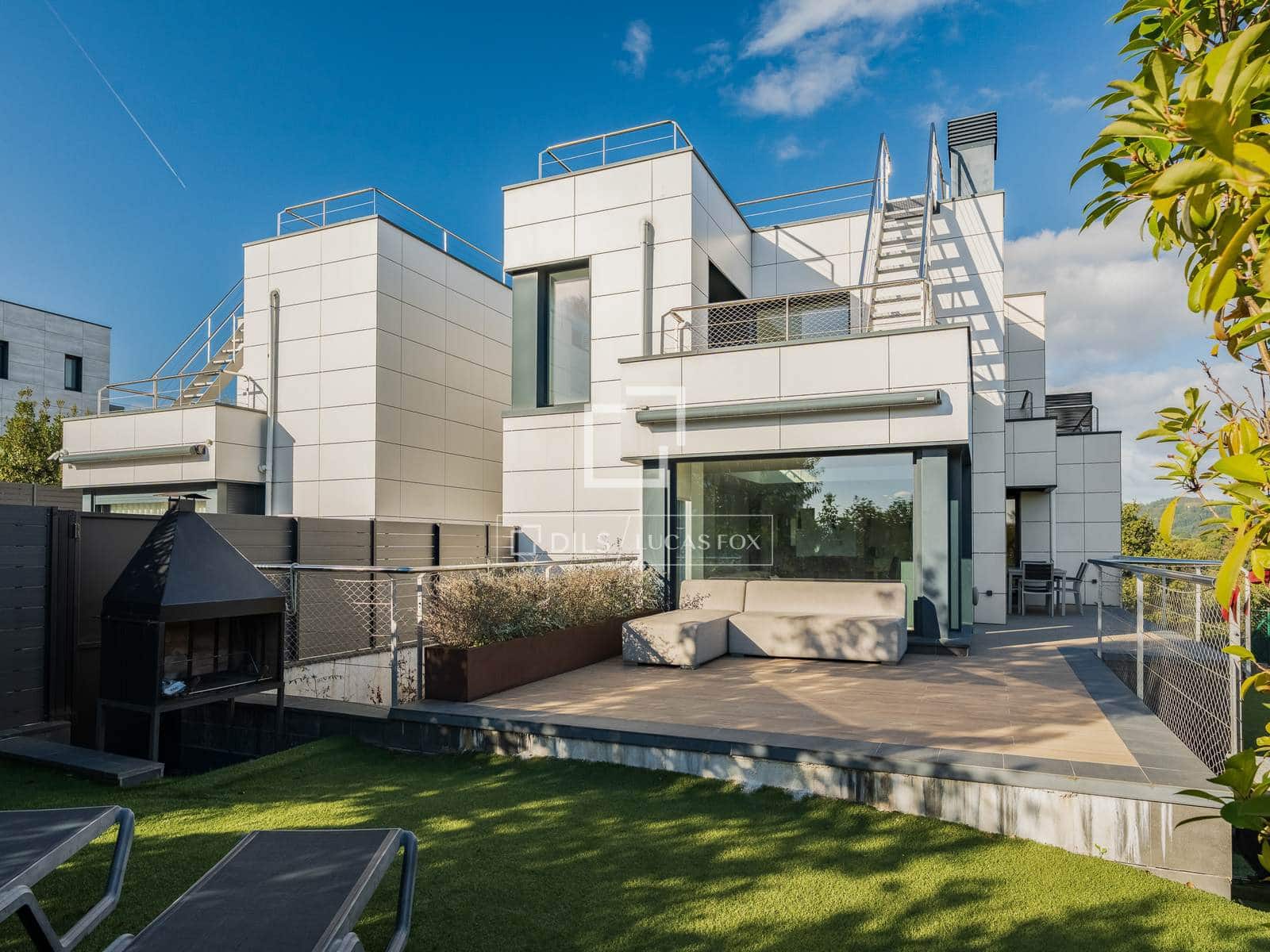 3 soveværelse Villa til salg i Donostia-San Sebastian med swimmingpool garage - € 1.290.000 (Ref: 9495532)