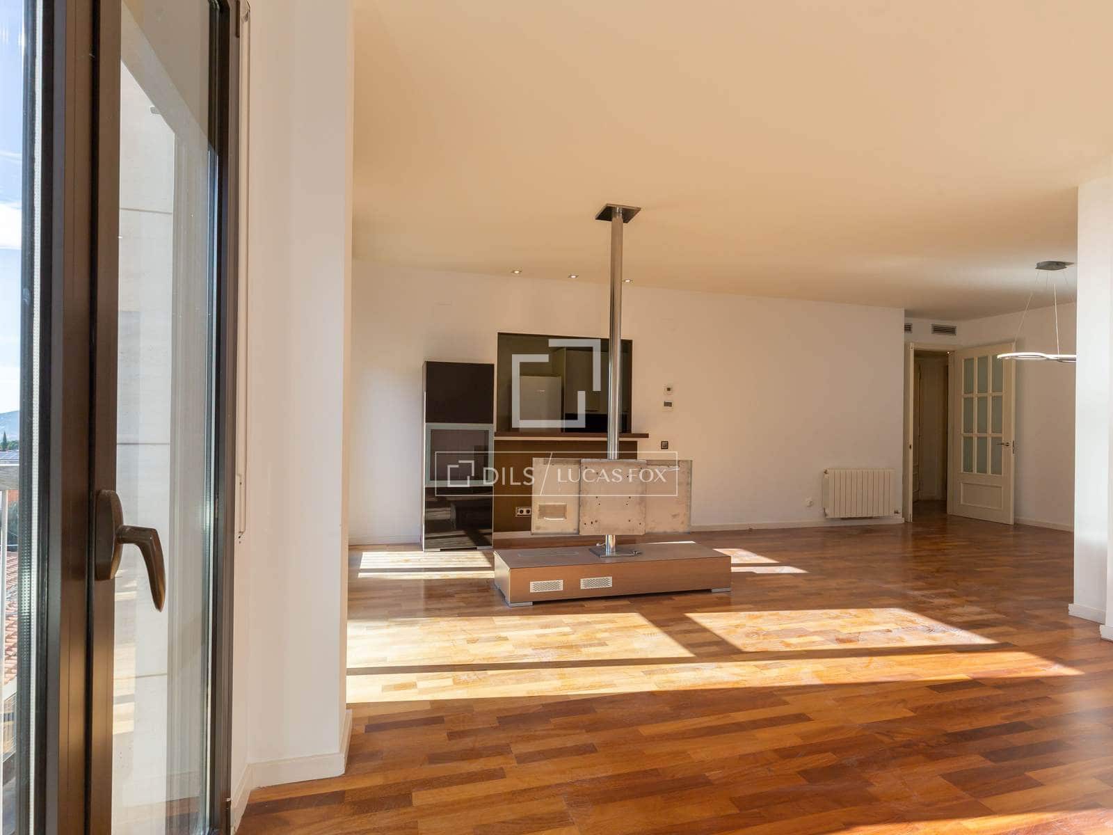 3 bedroom Apartment for sale in Sant Just Desvern with garage - € 990,000 (Ref: 9495534)