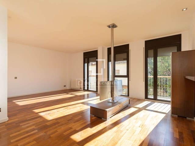 3 bedroom Apartment for sale in Sant Just Desvern with garage - € 990,000 (Ref: 9495534)