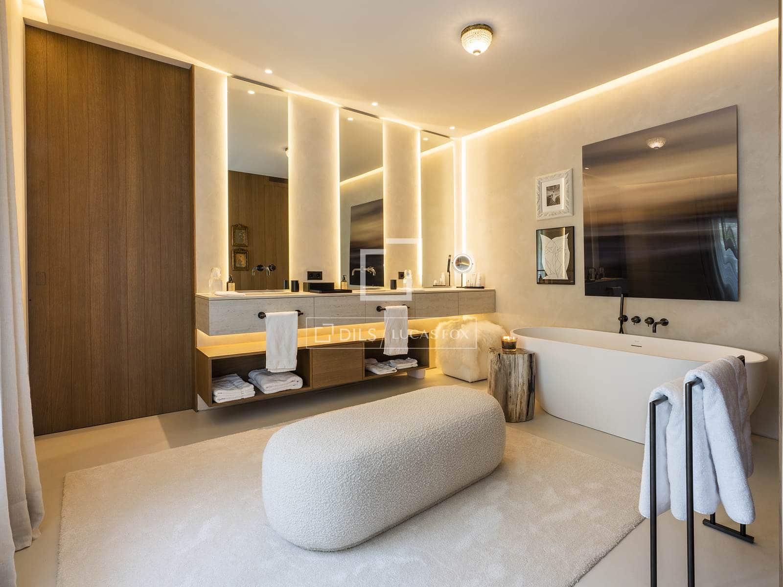 1 bedroom Apartment for sale in Barcelona city - € 2,200,000 (Ref: 9496457)