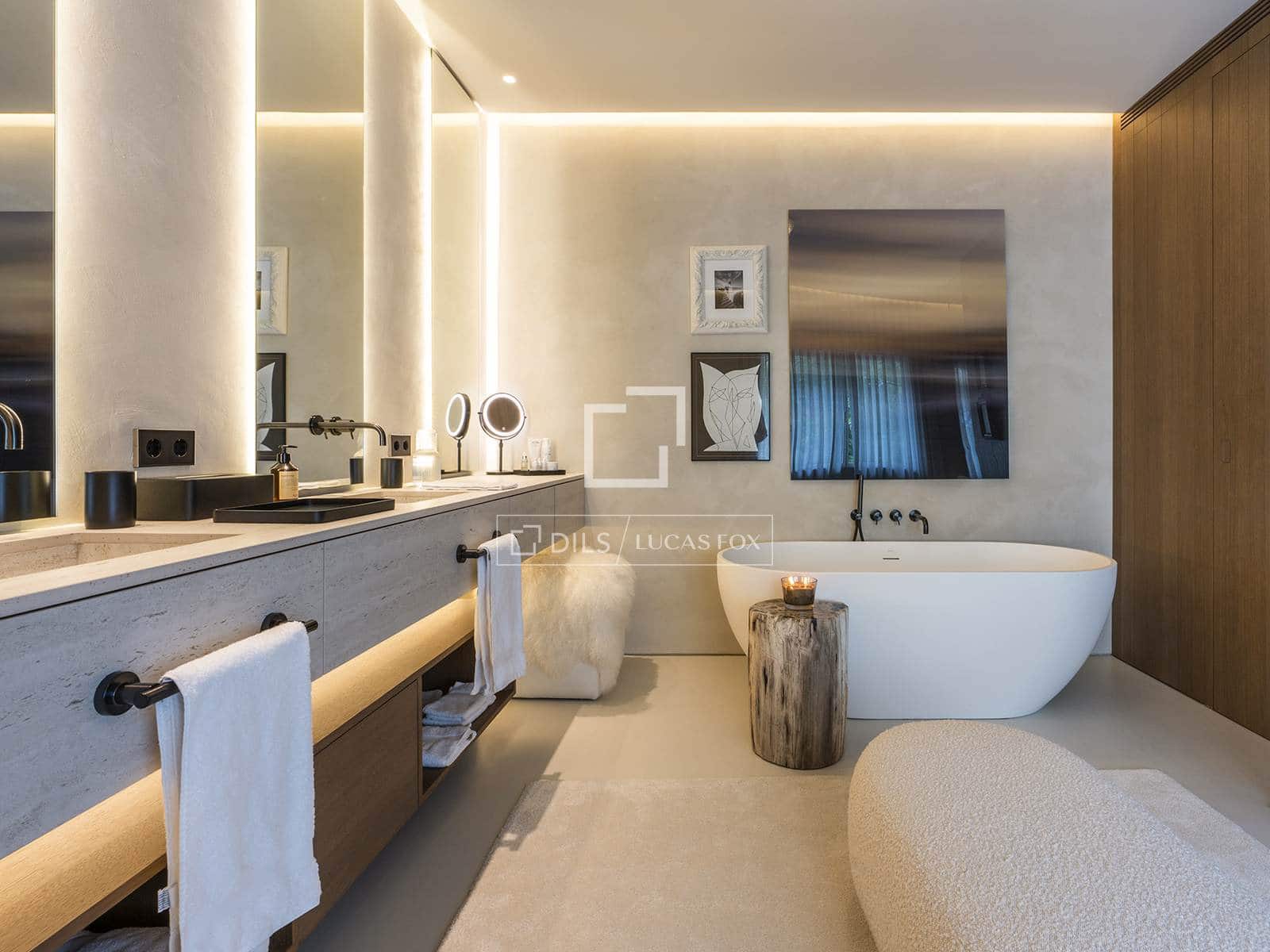 1 bedroom Apartment for sale in Barcelona city - € 2,200,000 (Ref: 9496457)