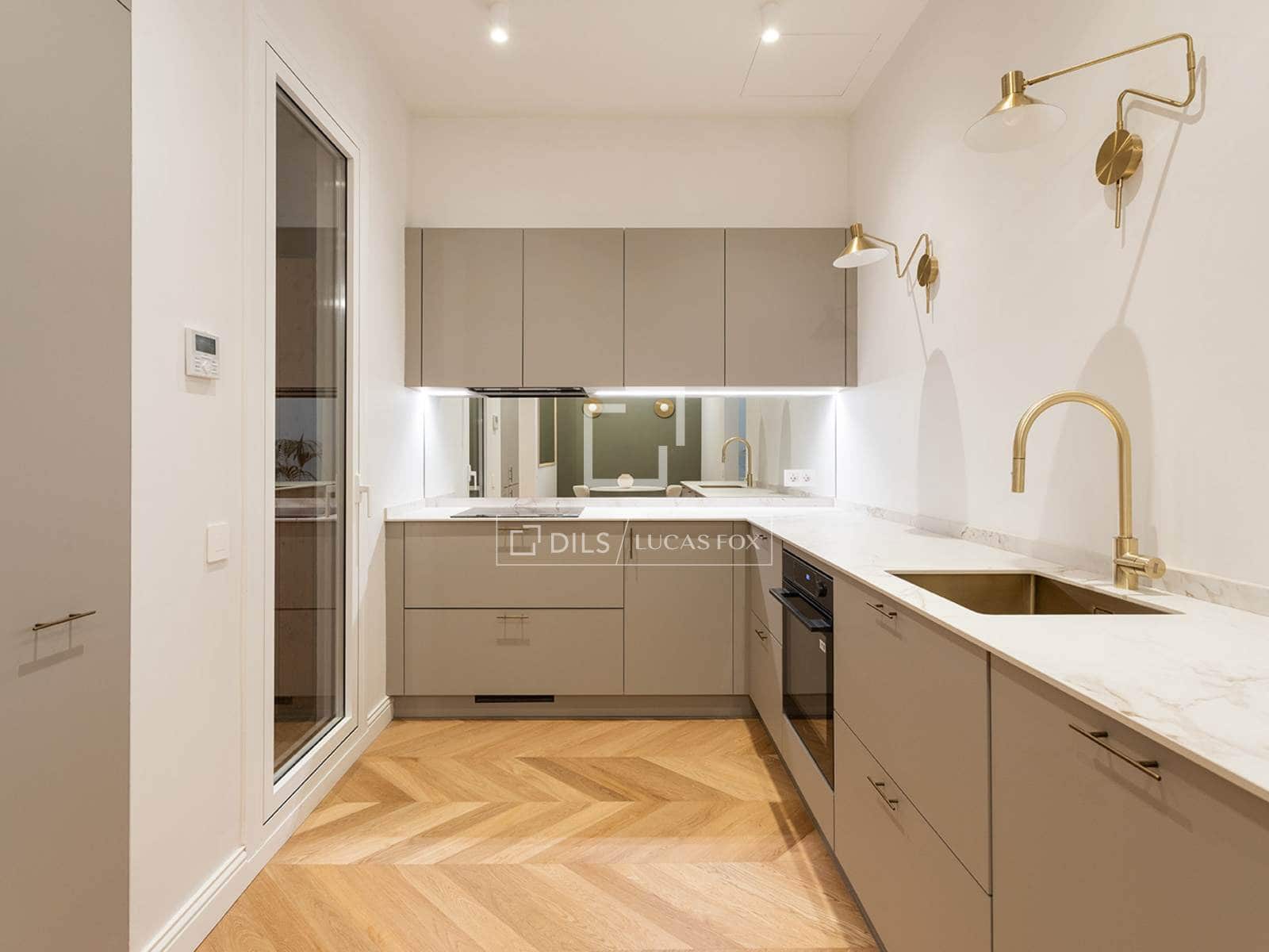 3 bedroom Apartment for sale in Barcelona city - € 1,245,000 (Ref: 9496556)