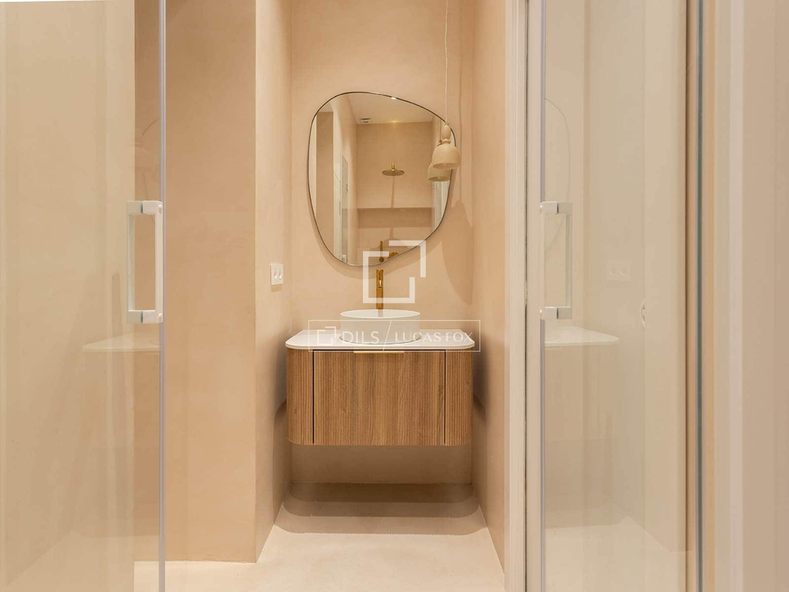 3 bedroom Apartment for sale in Barcelona city - € 1,245,000 (Ref: 9496556)