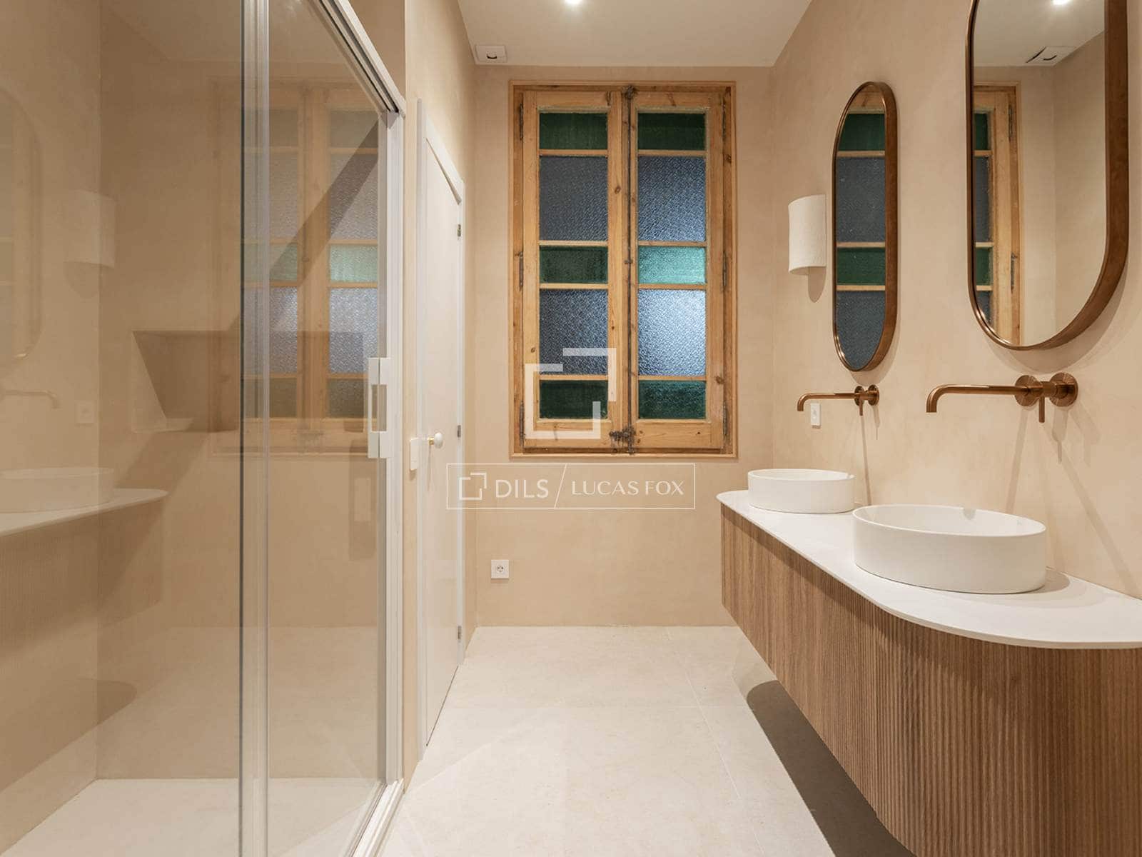 3 bedroom Apartment for sale in Barcelona city - € 1,245,000 (Ref: 9496556)