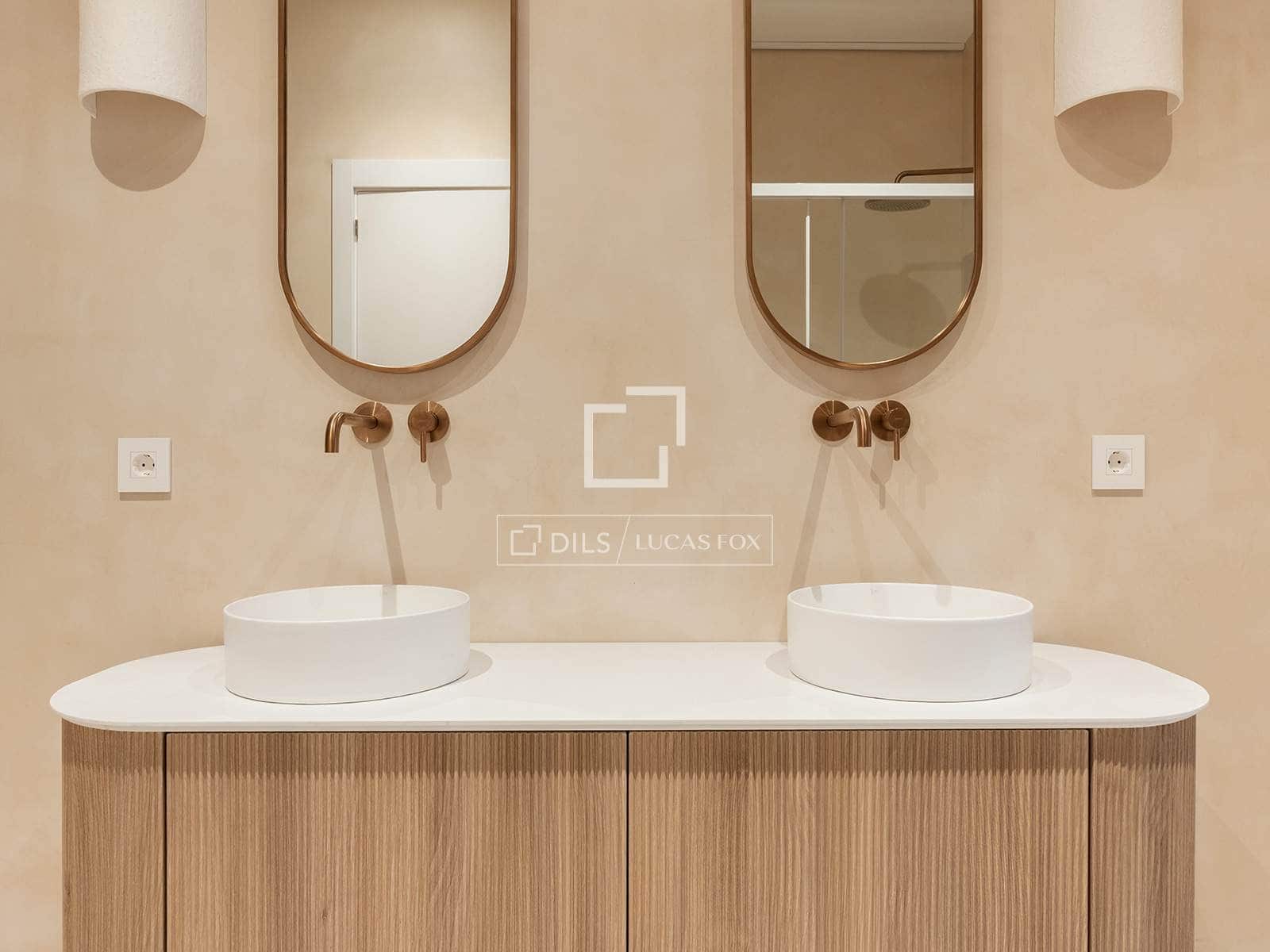 3 bedroom Apartment for sale in Barcelona city - € 1,245,000 (Ref: 9496556)