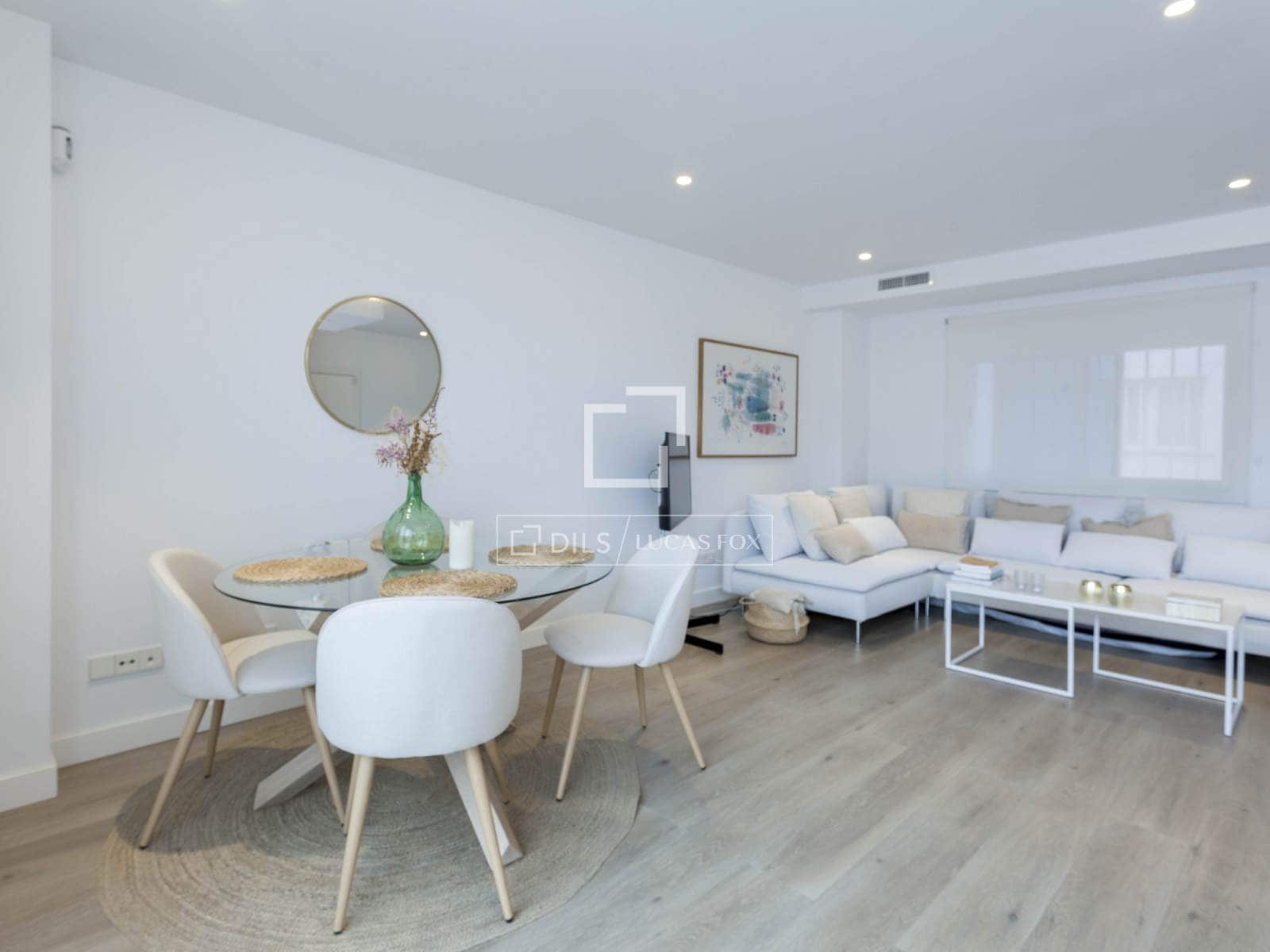 2 bedroom Penthouse for rent in Valencia city with garage - € 3,300 (Ref: 9496558)