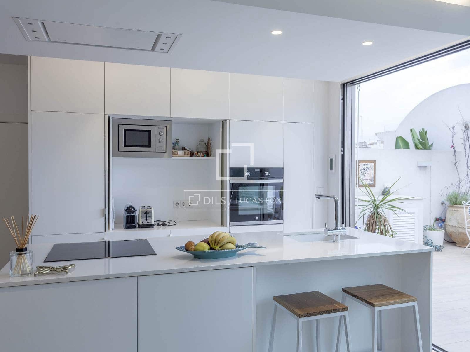 2 bedroom Penthouse for rent in Valencia city with garage - € 3,300 (Ref: 9496558)