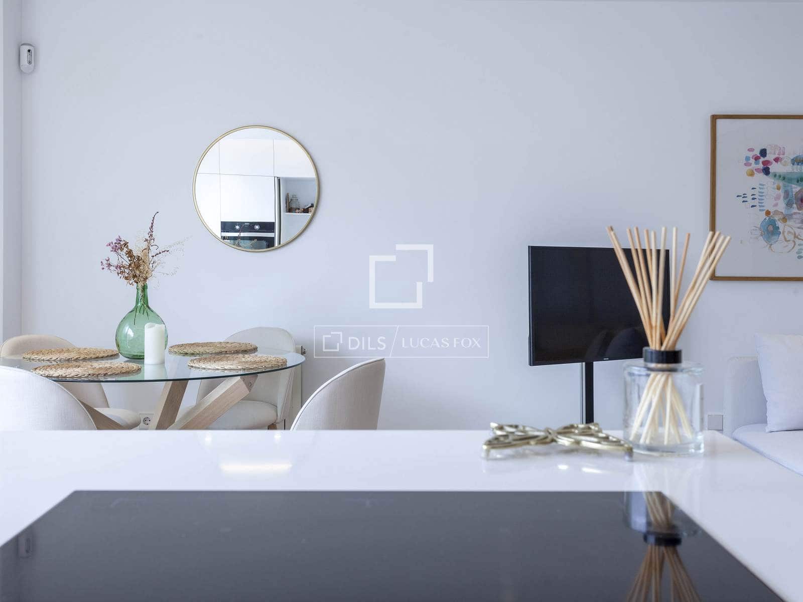 2 bedroom Penthouse for rent in Valencia city with garage - € 3,300 (Ref: 9496558)