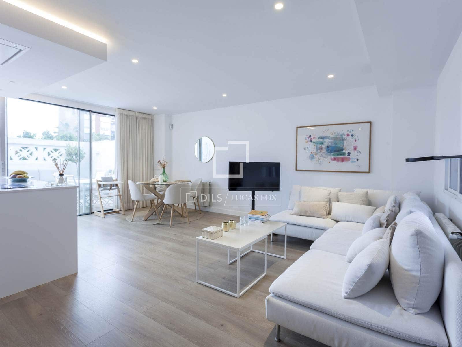 2 bedroom Penthouse for rent in Valencia city with garage - € 3,300 (Ref: 9496558)