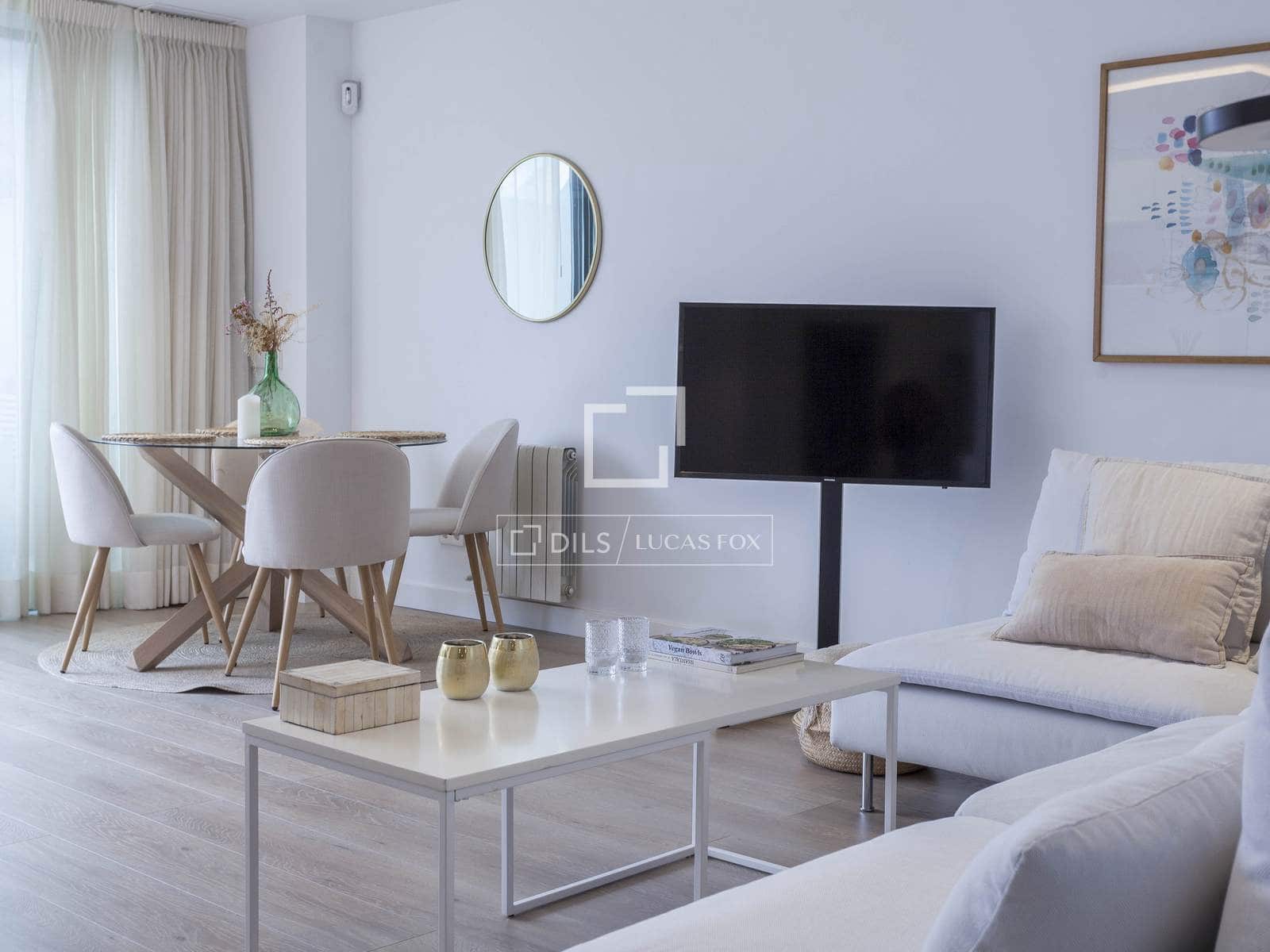 2 bedroom Penthouse for rent in Valencia city with garage - € 3,300 (Ref: 9496558)