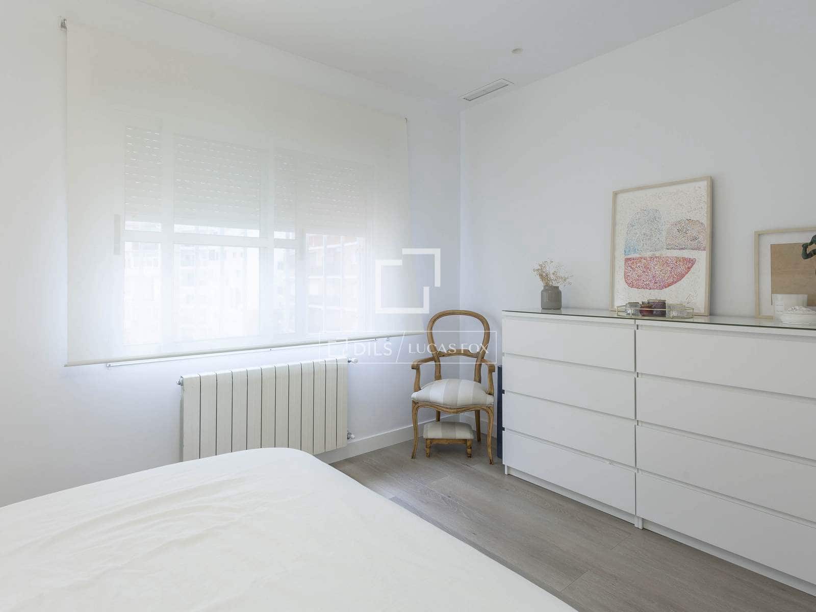 2 bedroom Penthouse for rent in Valencia city with garage - € 3,300 (Ref: 9496558)