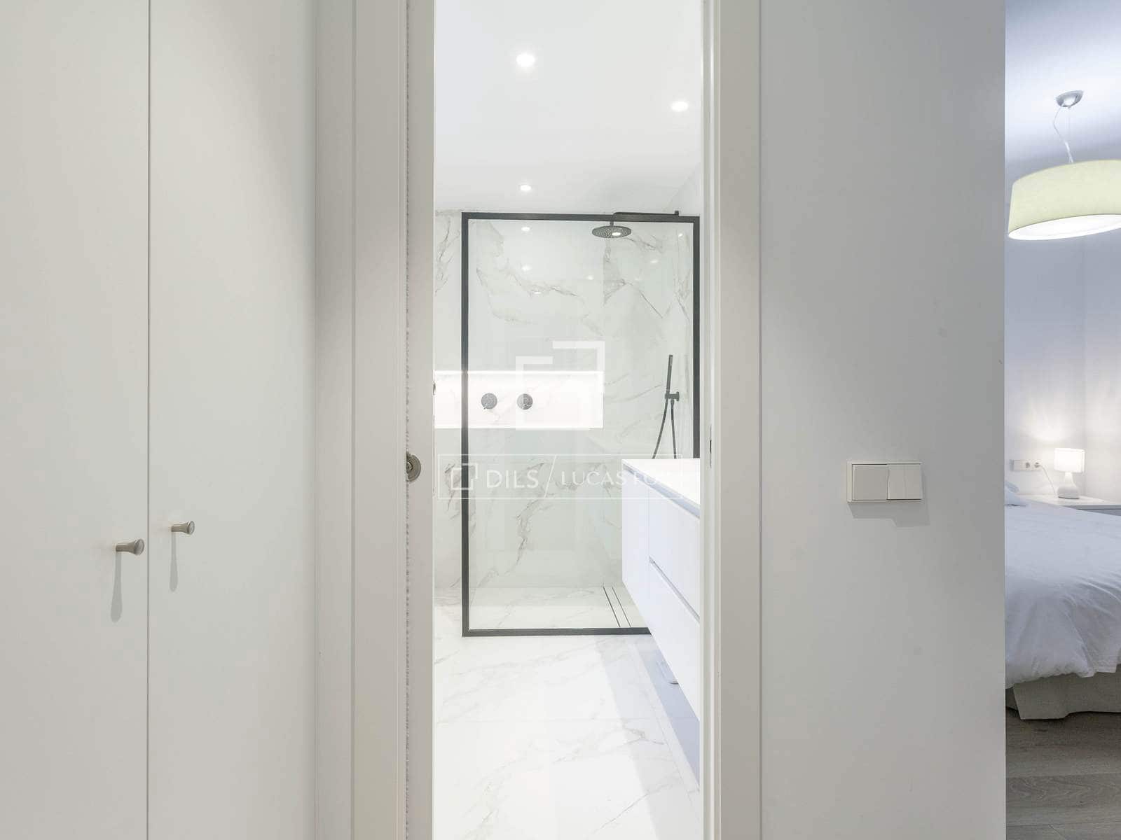 2 bedroom Penthouse for rent in Valencia city with garage - € 3,300 (Ref: 9496558)