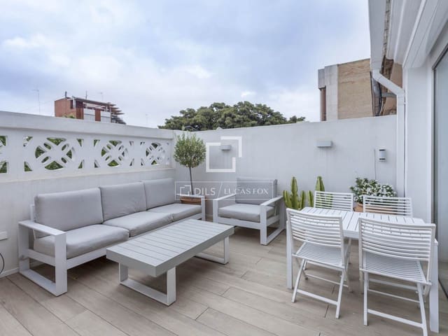 2 bedroom Penthouse for rent in Valencia city with garage - € 3,300 (Ref: 9496558)