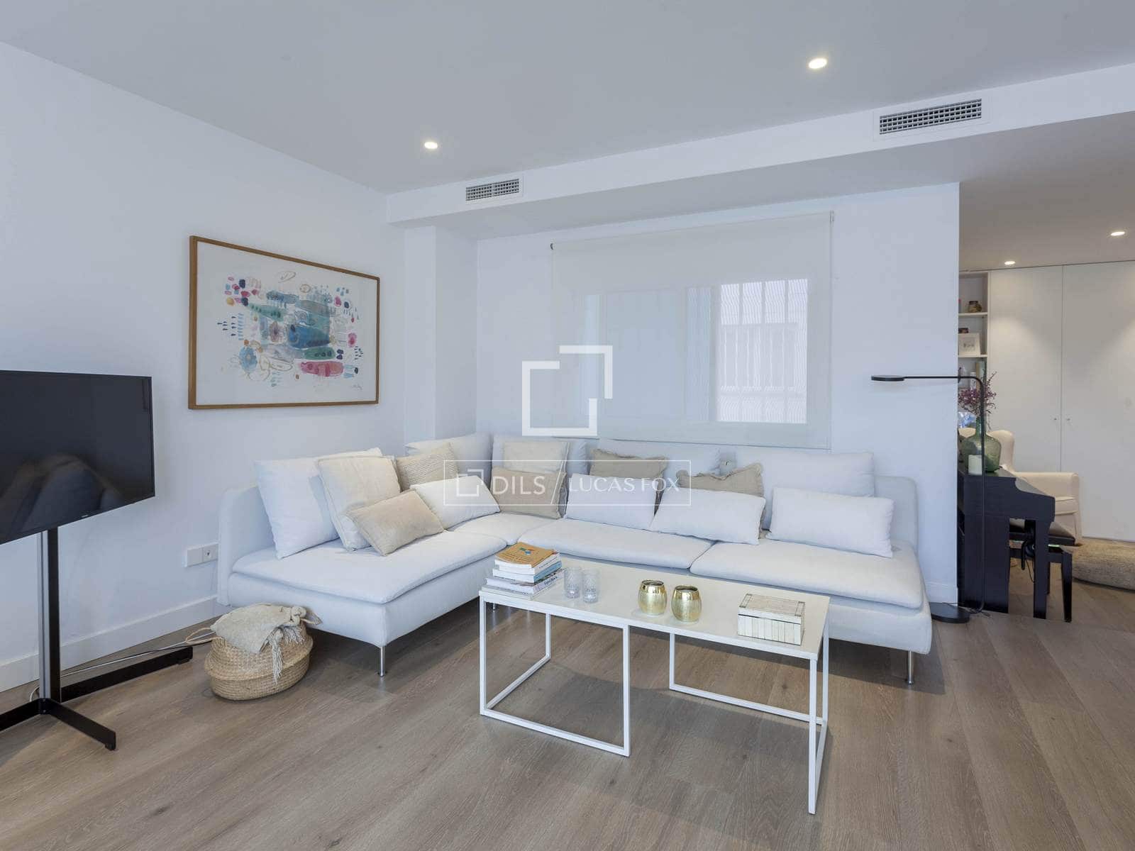 2 bedroom Penthouse for rent in Valencia city with garage - € 3,300 (Ref: 9496558)