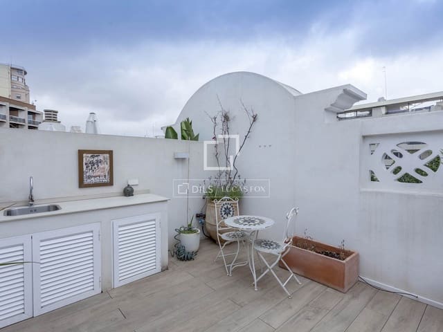 2 bedroom Penthouse for rent in Valencia city with garage - € 3,300 (Ref: 9496558)