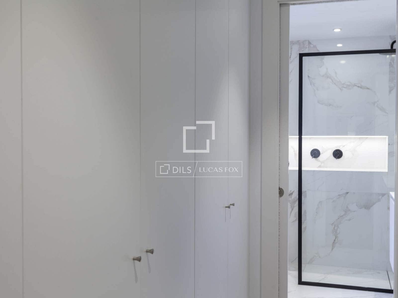 2 bedroom Penthouse for rent in Valencia city with garage - € 3,300 (Ref: 9496558)