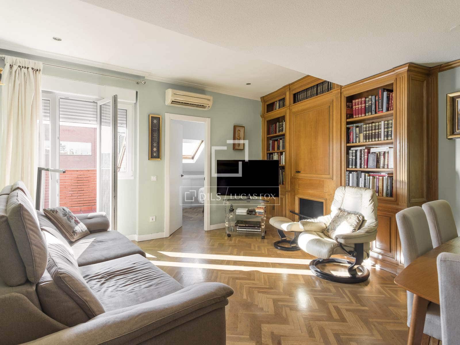 2 soveværelse Penthouse til salg i Madrid by med garage - € 790.000 (Ref: 9500019)