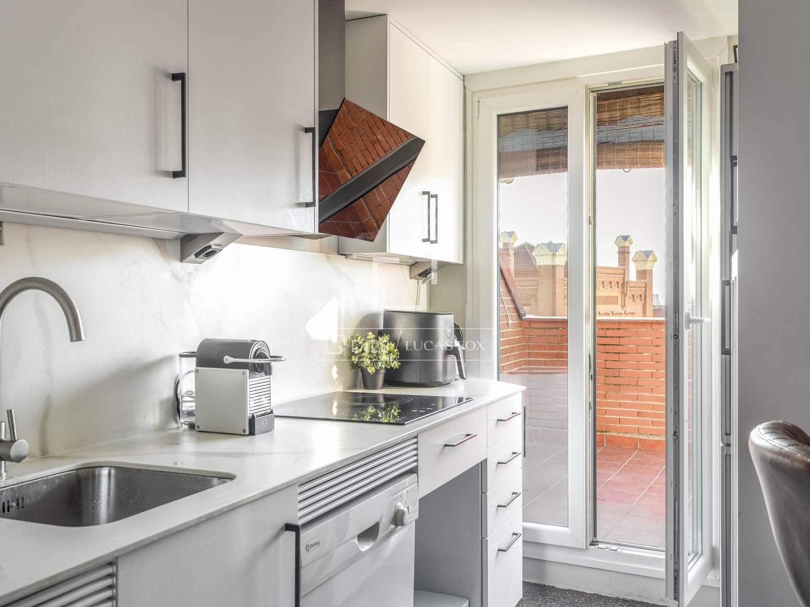 2 soveværelse Penthouse til salg i Madrid by med garage - € 790.000 (Ref: 9500019)