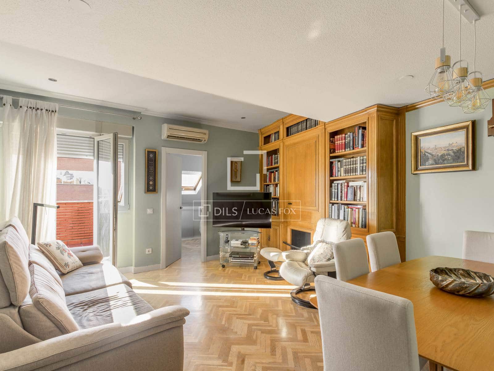 2 soveværelse Penthouse til salg i Madrid by med garage - € 790.000 (Ref: 9500019)