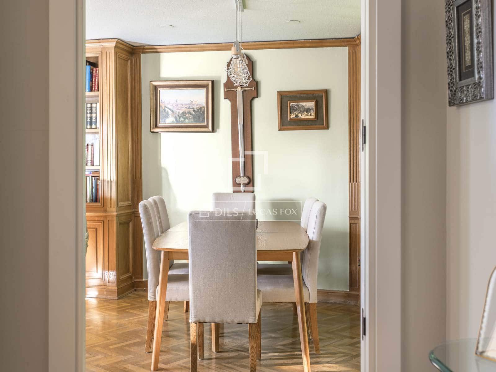 2 soveværelse Penthouse til salg i Madrid by med garage - € 790.000 (Ref: 9500019)