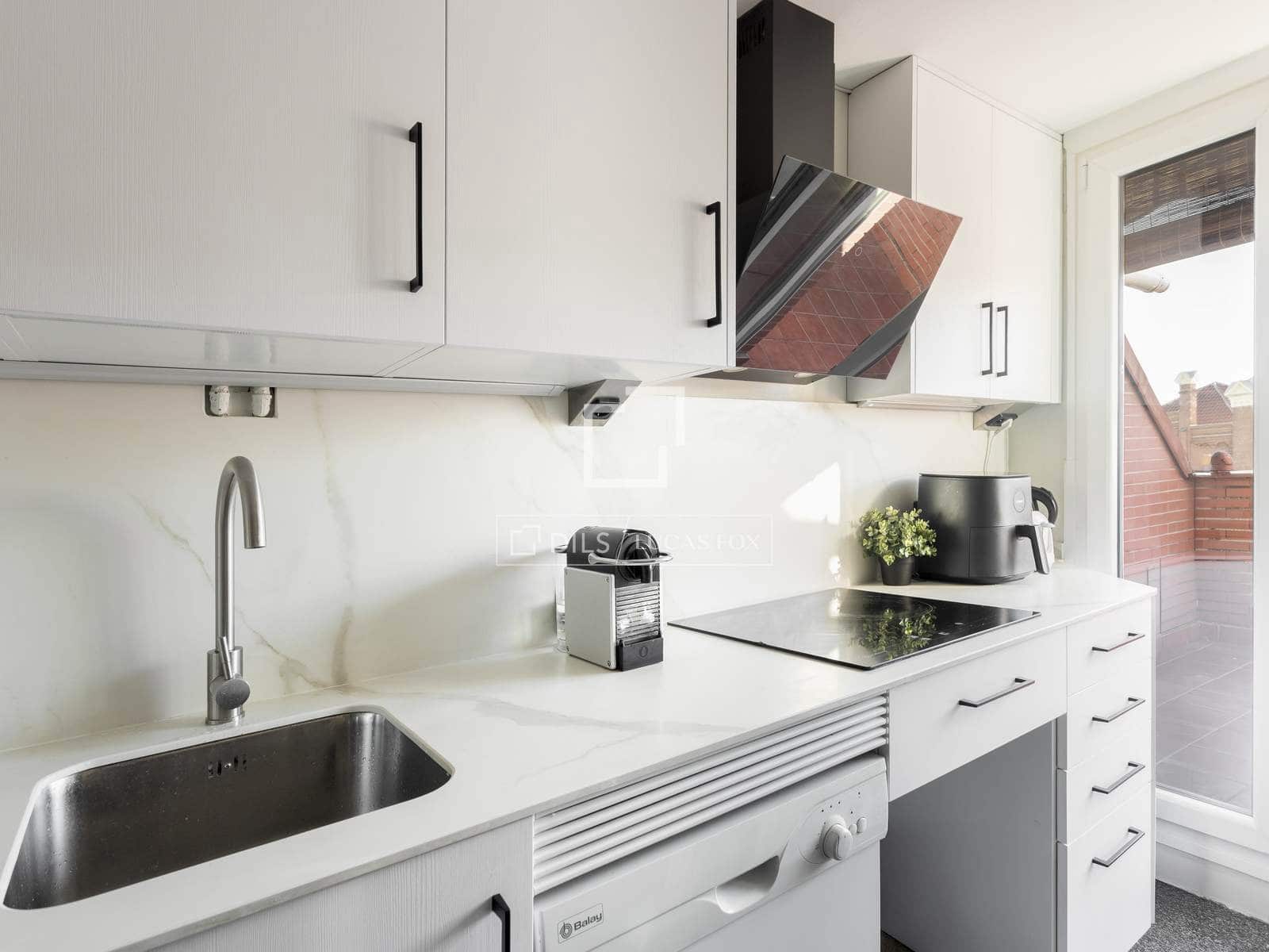 2 soveværelse Penthouse til salg i Madrid by med garage - € 790.000 (Ref: 9500019)