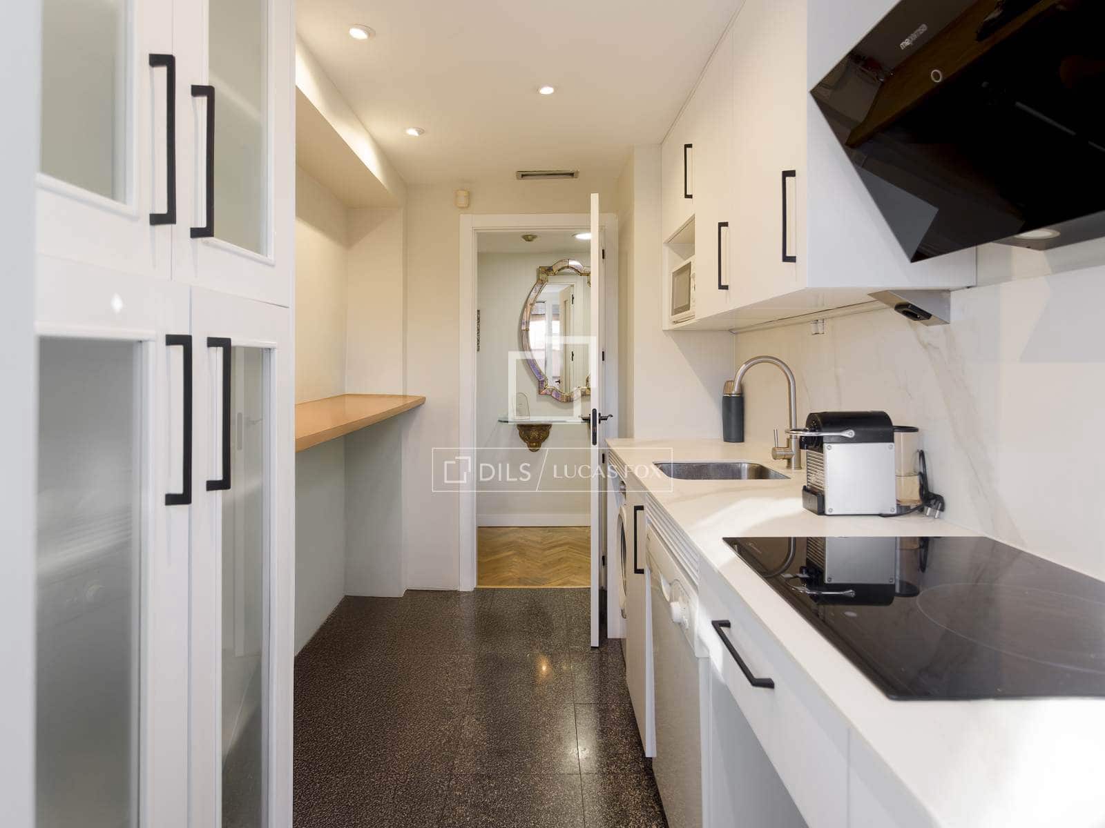 2 soveværelse Penthouse til salg i Madrid by med garage - € 790.000 (Ref: 9500019)