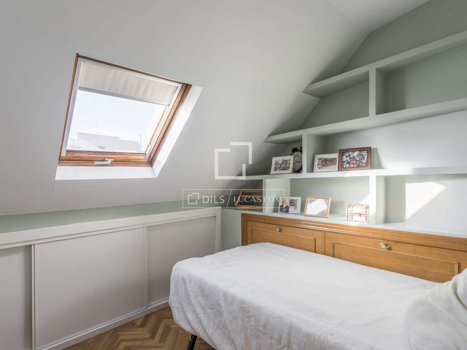 2 soveværelse Penthouse til salg i Madrid by med garage - € 790.000 (Ref: 9500019)