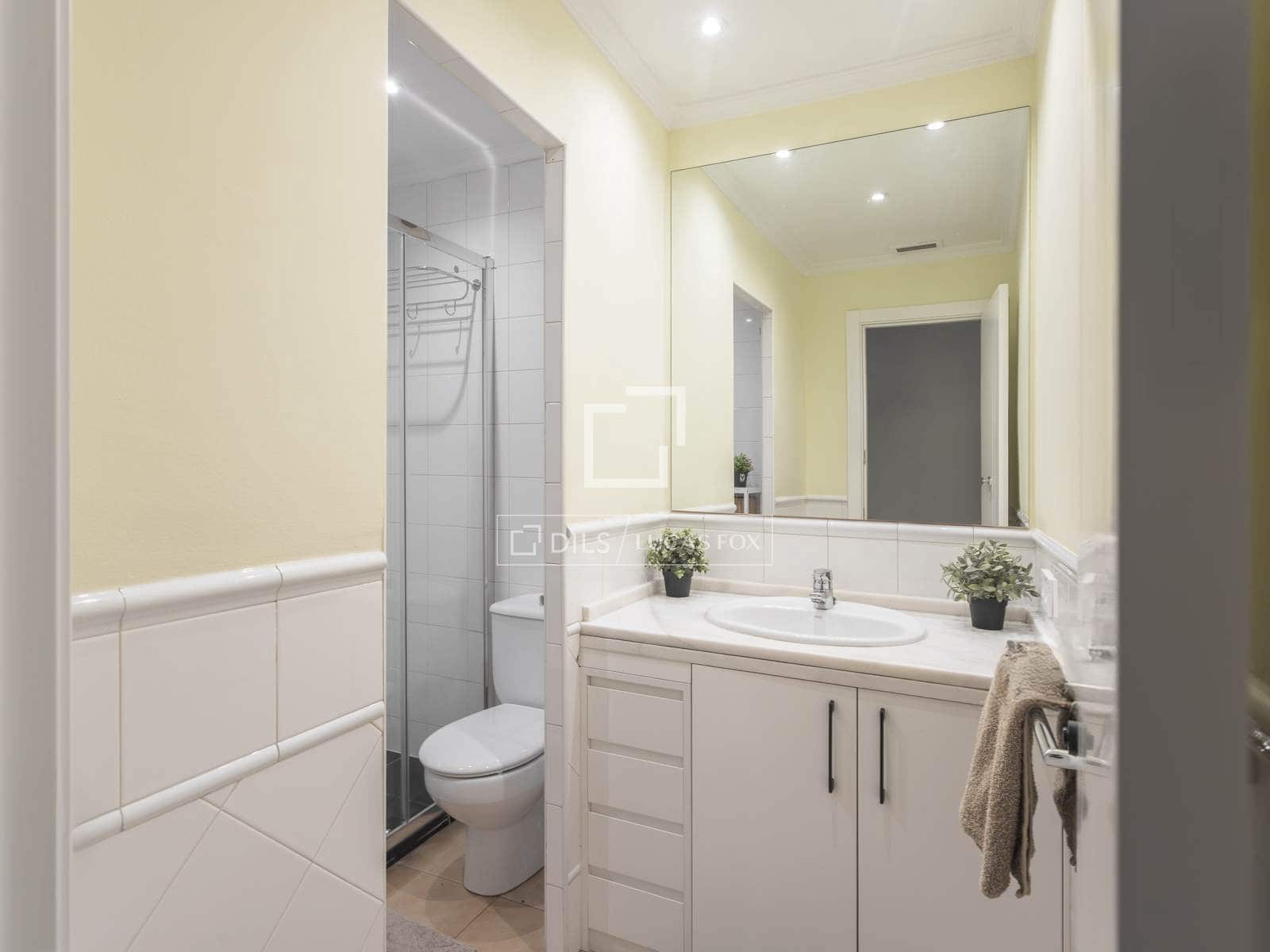 2 soveværelse Penthouse til salg i Madrid by med garage - € 790.000 (Ref: 9500019)