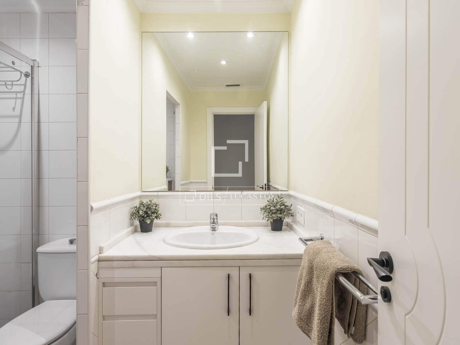 2 soveværelse Penthouse til salg i Madrid by med garage - € 790.000 (Ref: 9500019)