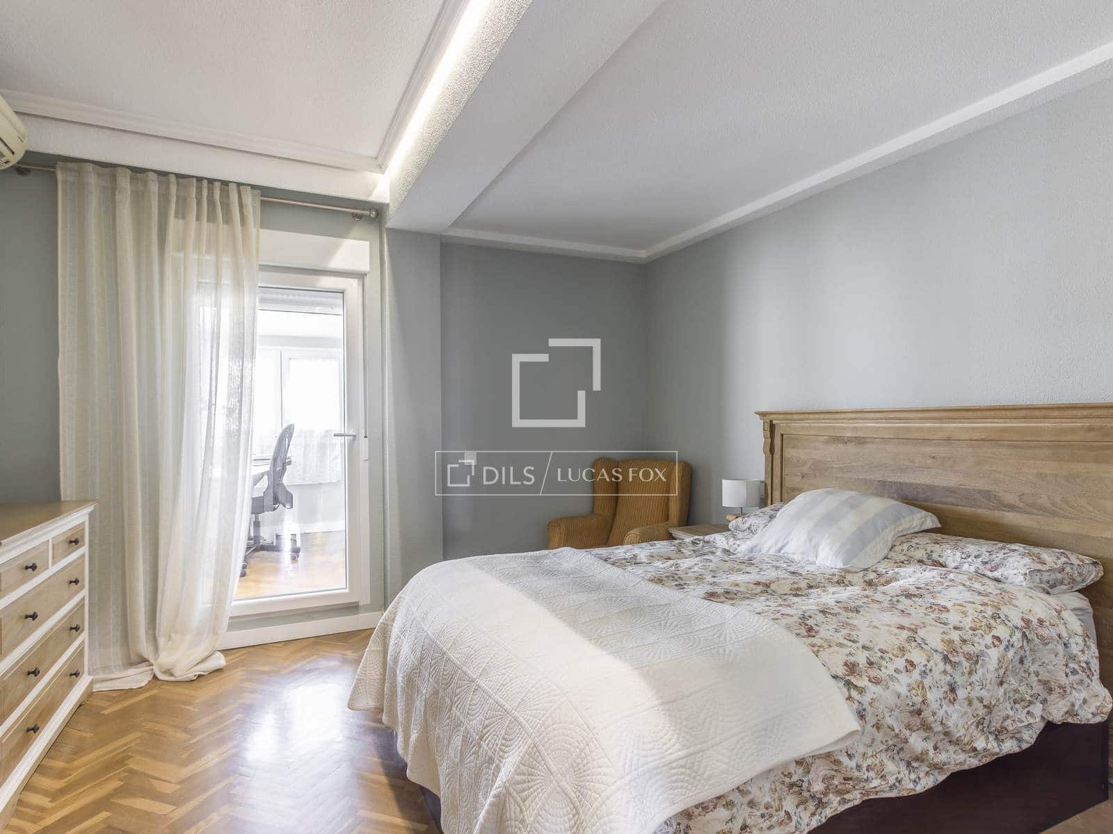 2 soveværelse Penthouse til salg i Madrid by med garage - € 790.000 (Ref: 9500019)