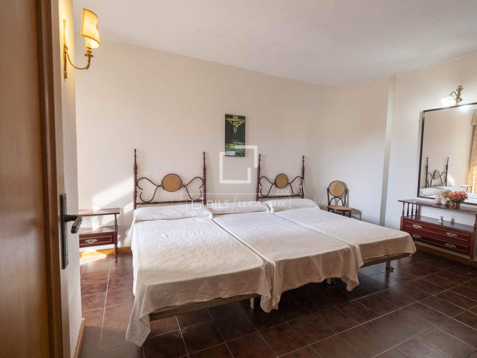 13 bedroom Villa for sale in Andujar with garage - € 1,195,000 (Ref: 9500020)