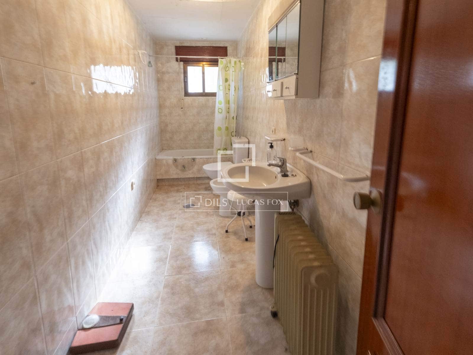 13 bedroom Villa for sale in Andujar with garage - € 1,195,000 (Ref: 9500020)