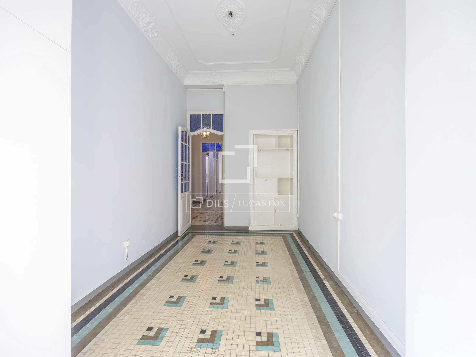 5 soverom Leilighet til leie i Valencia by - € 1 800 (Ref: 9500021)